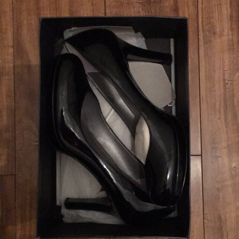 Tahari Dress Shoes